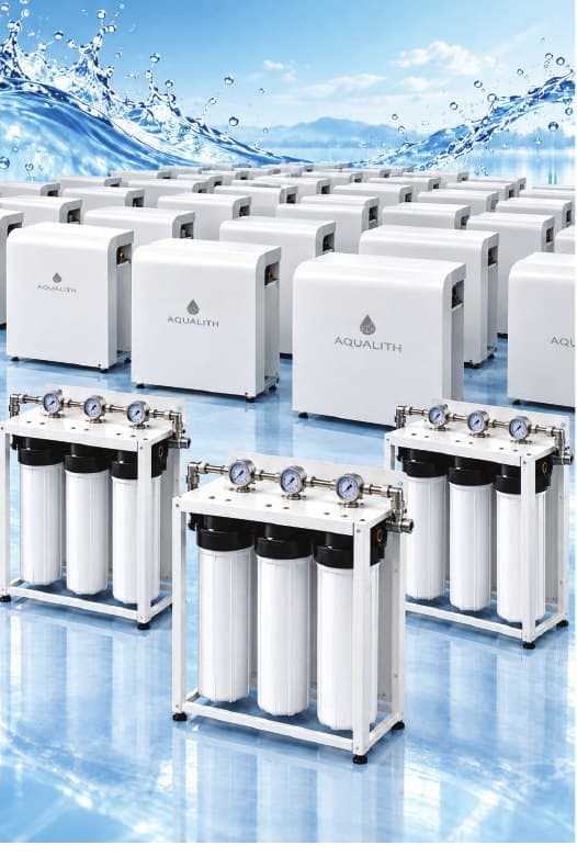 Replacement cartridges and filter housings